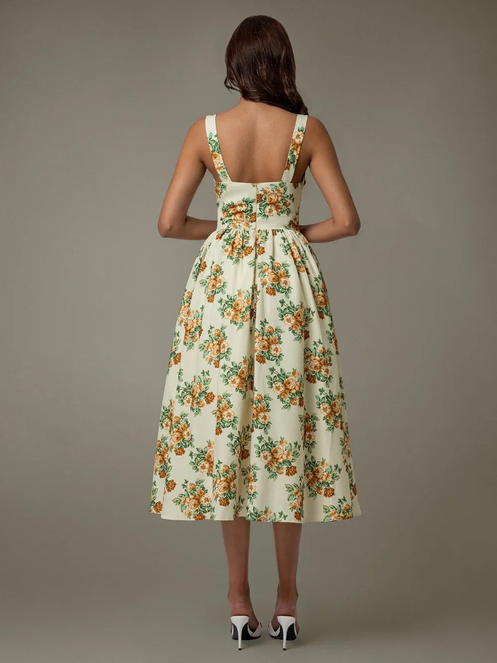 Back of romantic floral lace midi dress – chic summer fashion

