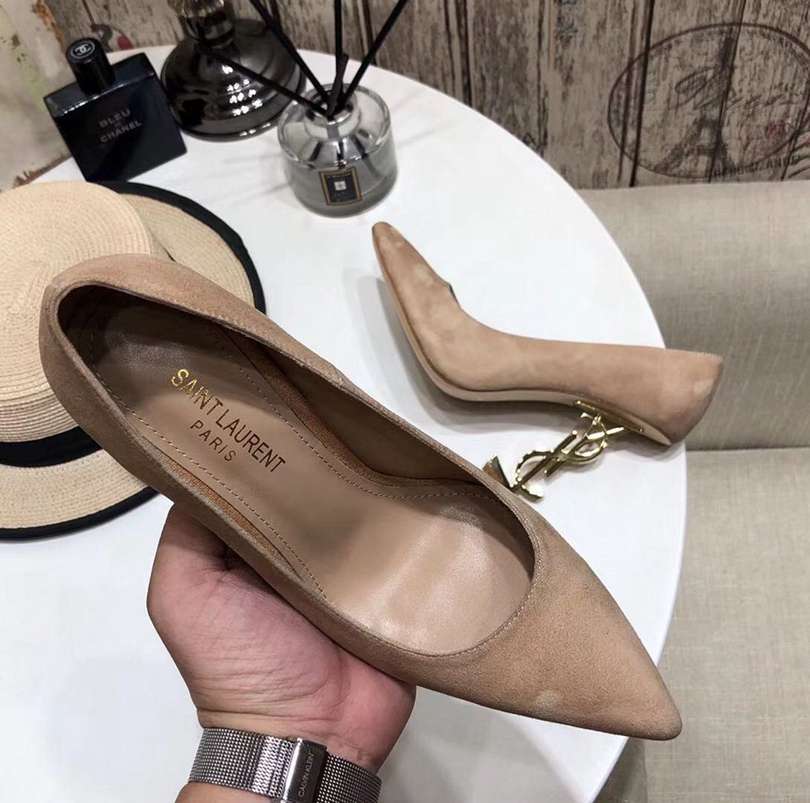 Front view of YSL Vivienne mid heel shoe  
