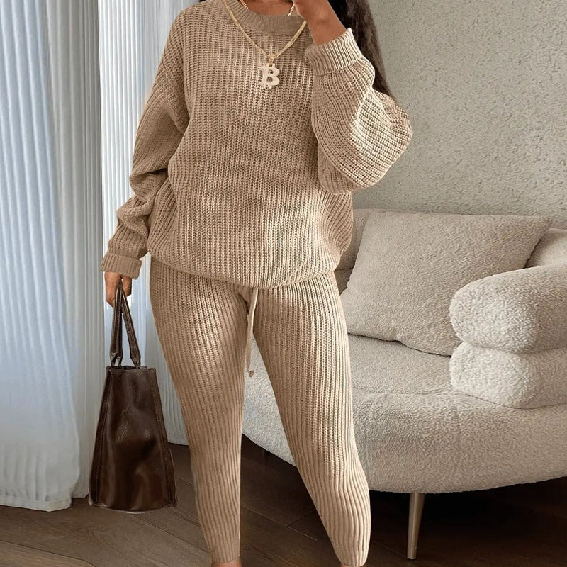 "Sophisticated Women's Knitted Wool Trouser Suit – Elegant & Cozy Set"