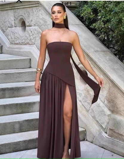 Side split black and white dress – formal and sexy style

