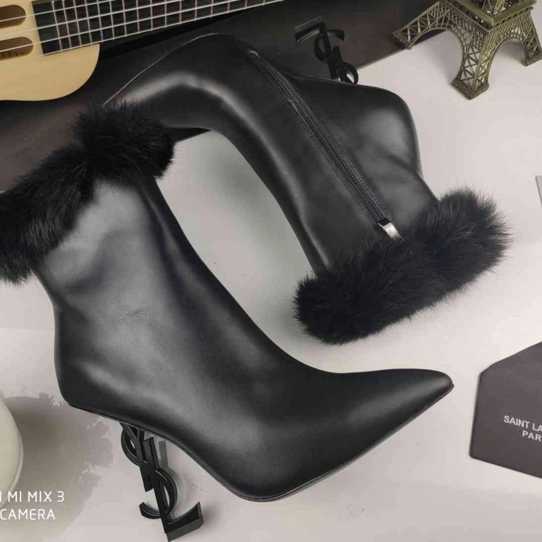 YSL Étoile Noir Black Leather Designer Heels for Women – Elegant Luxury Shoes by Yves Saint Laurent
