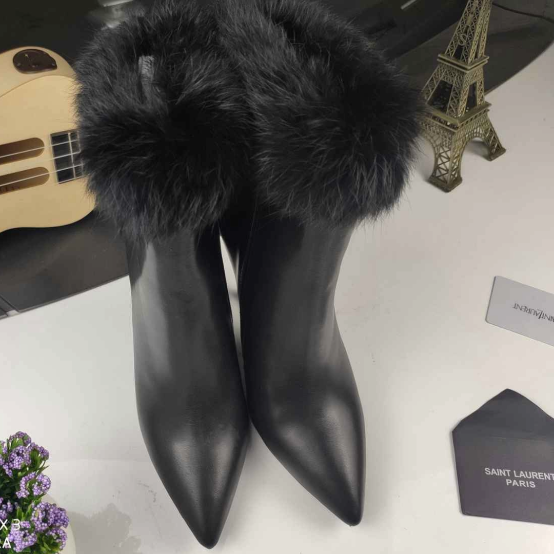 YSL Étoile Noir Black Leather Designer Heels for Women – Elegant Luxury Shoes by Yves Saint Laurent
