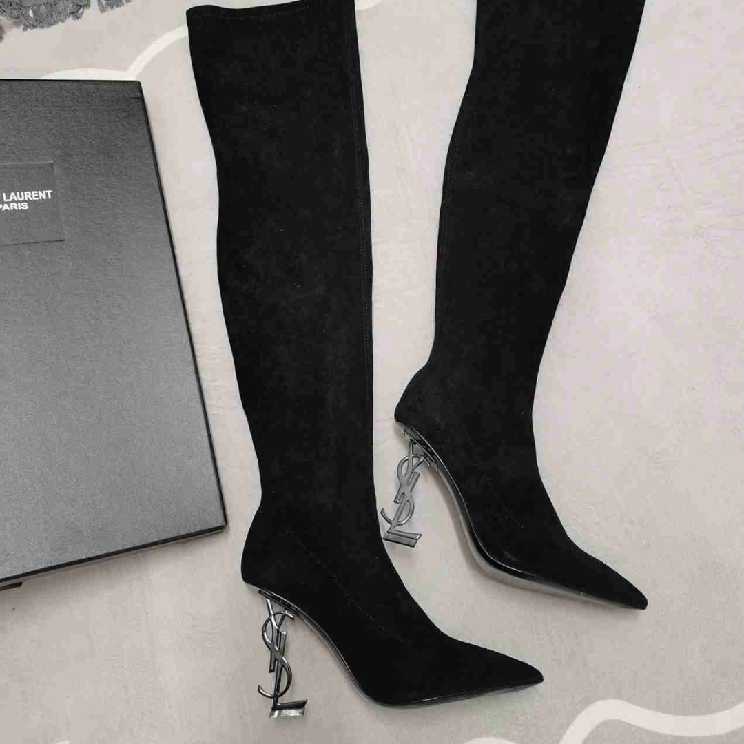 Aurora Noir Saint Laurent NWT Black Leather Designer Boots – Luxury Women’s Footwear
